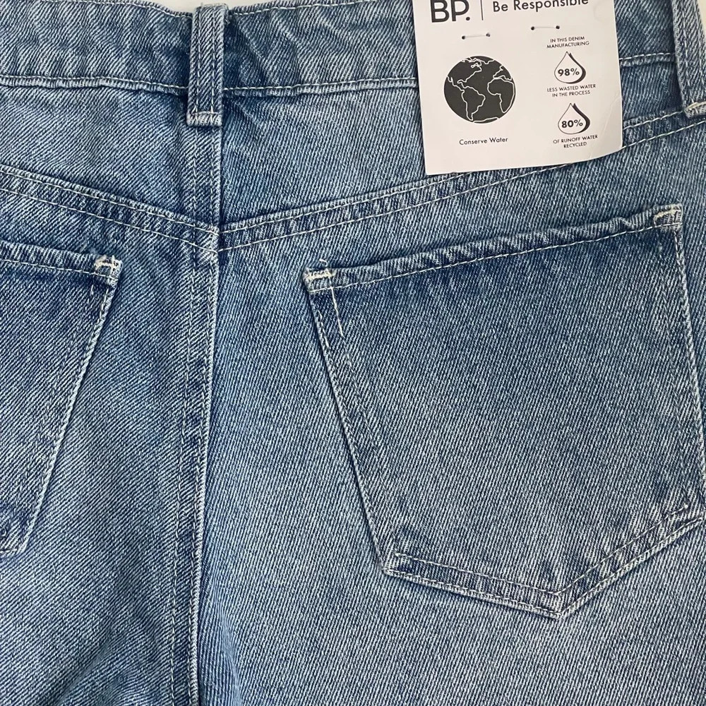 NWT BP Shorts Blue Denim High Rise Distressed Raw Fringe Hem Size 26 Button Fly - Picture 5 of 11